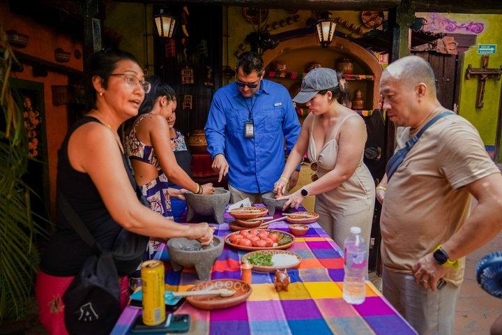 Destaques da Cidade Velha de Mazatlan com salsa e tortilha