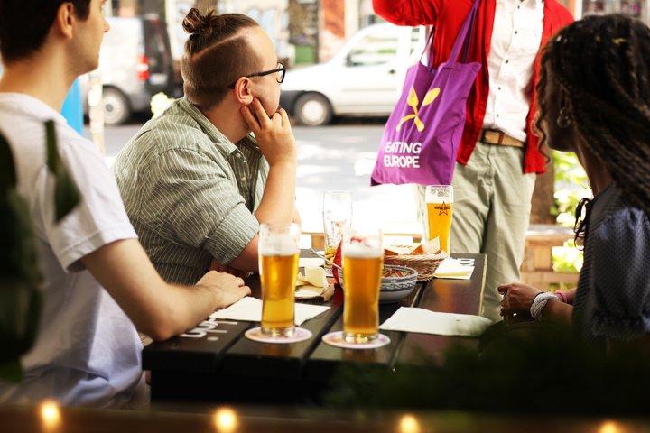 ベルリンの壁とクラフトビールで行く東ベルリンフードツアー