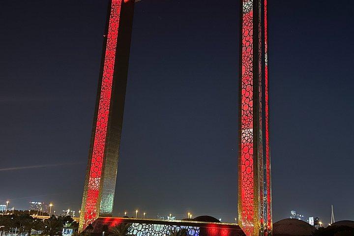 ドバイ・モール＆ドバイ・ファウンテンショー付きドバイ・ナイトシティツアー