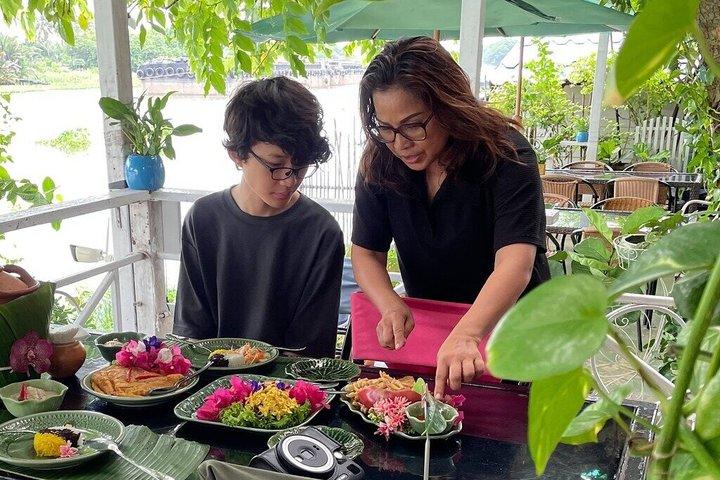 PRIVATE Thai Cooking Class & Scenic Boat Ride in Bangkok with Aoy