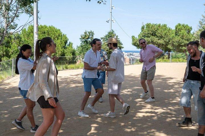 Come, dance Salsa for beginners in Montjuic Park