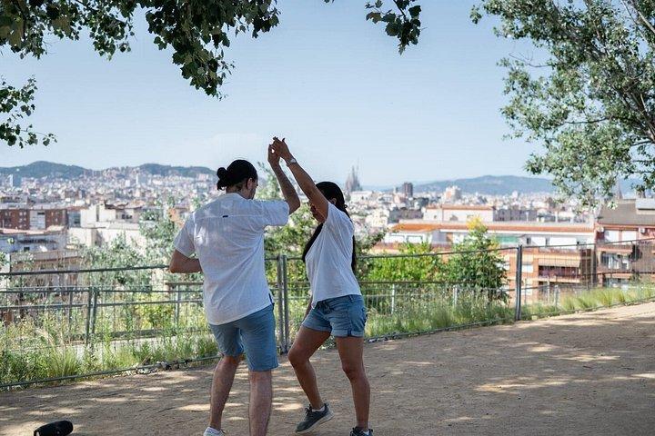 Come, dance Salsa for beginners in Montjuic Park