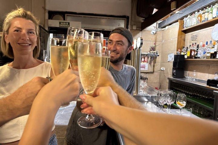 タパス、ワイン、カタルーニャの伝統を味わうバルセロナ