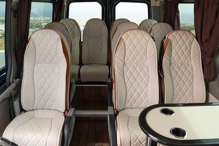サントリーニ海岸エクスカーション：オイア、ブルードーム＆ブラックビーチ