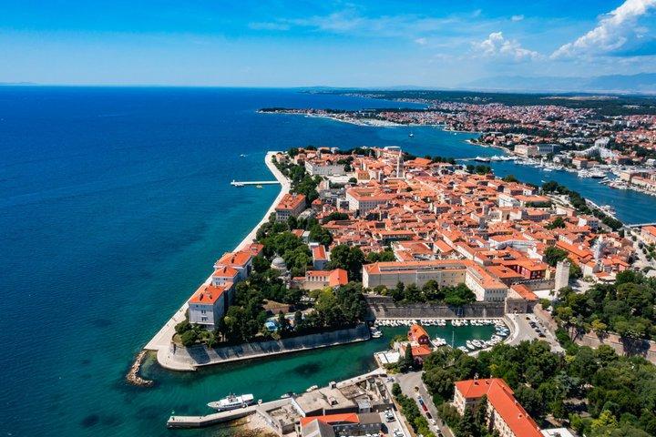 Zadar : Excursion en bateau d'évasion aux 3 îles avec boissons, SUP et plongée en apnée
