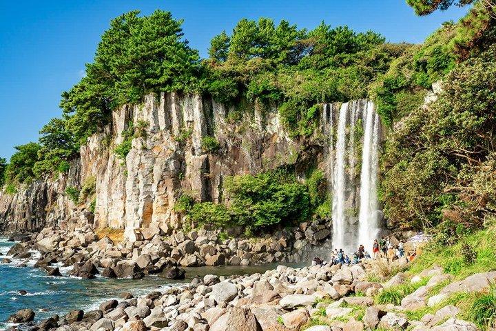 済州自然驚異漢拏山茶園と滝