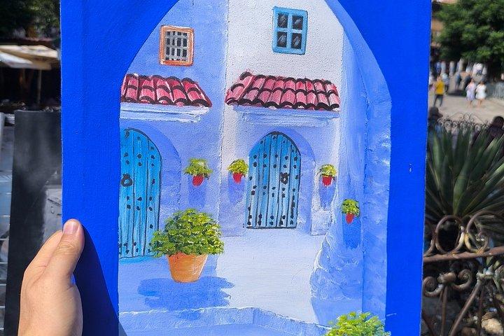 Chefchaouen painting class with a local