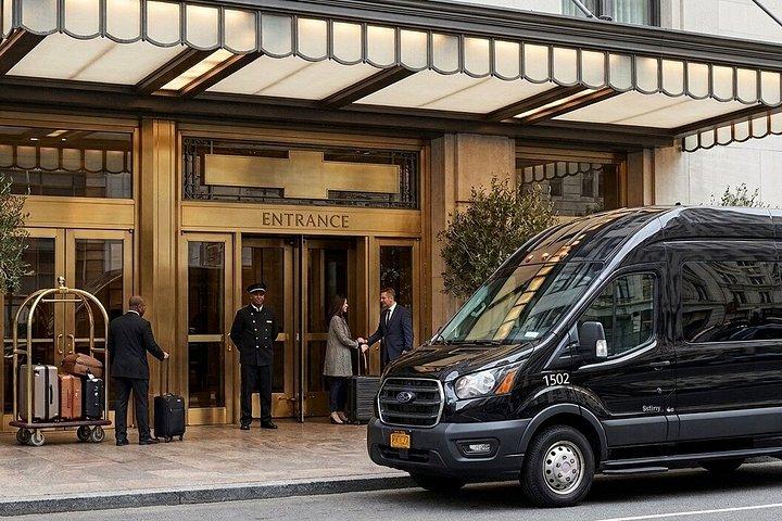 Manhattan to Newark Airport: Shared Departure Transfer
