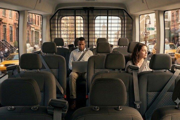 Manhattan to Newark Airport: Shared Departure Transfer