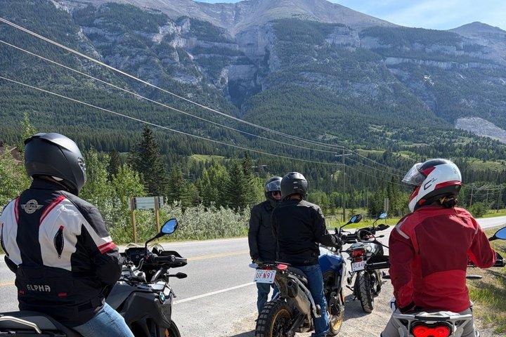 Tour in moto di 5 giorni del Buffalo Path in Alberta Canada