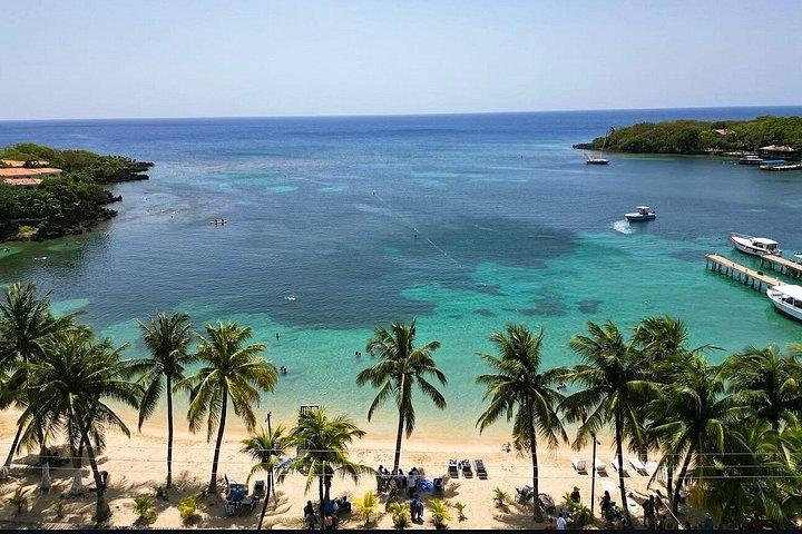 Roatan West End Beach Break with Private Transfer