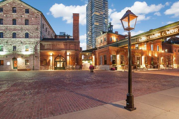 Distillery District Private Guided Tour