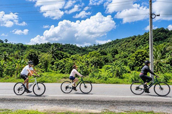 カオラックでの文化的な半日サイクリングと遺産ツアー