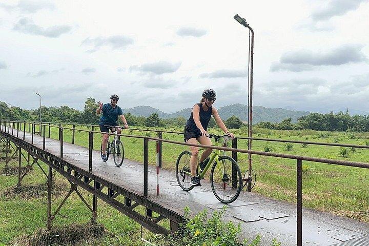 カオラックでの文化的な半日サイクリングと遺産ツアー