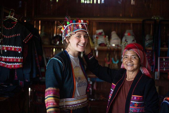 Chiang Rai Akha Village Privat tur Madlavning og broderi
