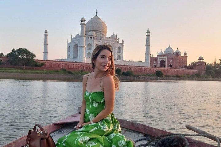 Taj Mahal Sunrise and Agra Same Day trip from Delhi by Car