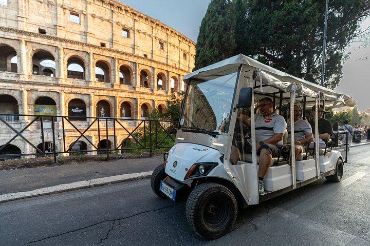 ローマ パノラマ ゴルフカートツアー コーヒーとジェラートで隠れた名所を巡る旅