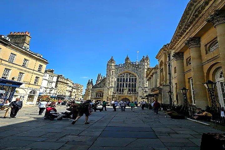 ユネスコ旧市街のフードライターが案内するフードツアー＋チーズテイスティング