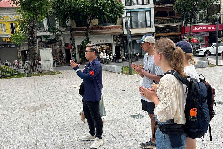 エッグコーヒーショー付きハノイ旧市街散策ツアー