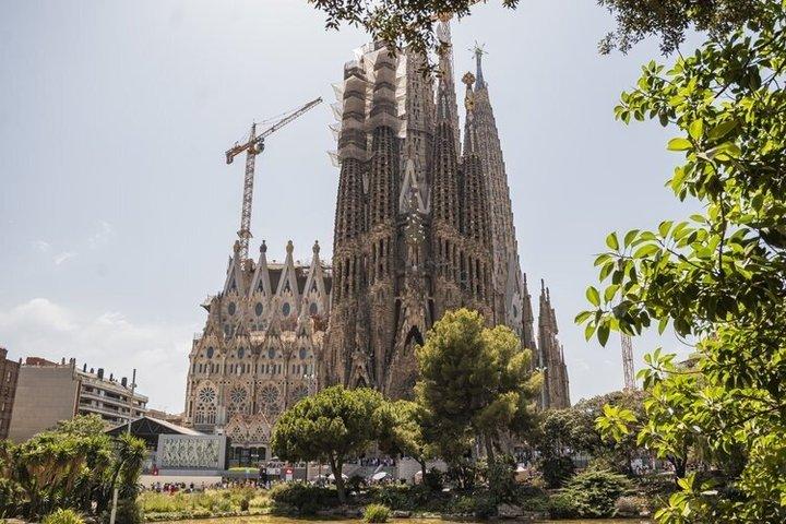 Sagrada Familia i Barcelona og Park Güell Indgang med Audio Guide