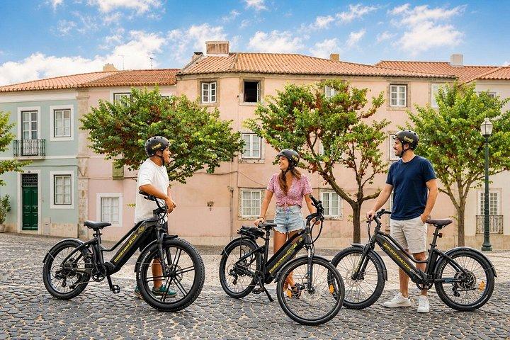 リスボンEバイクツアーコマース広場、ムーラリアとアルファマ