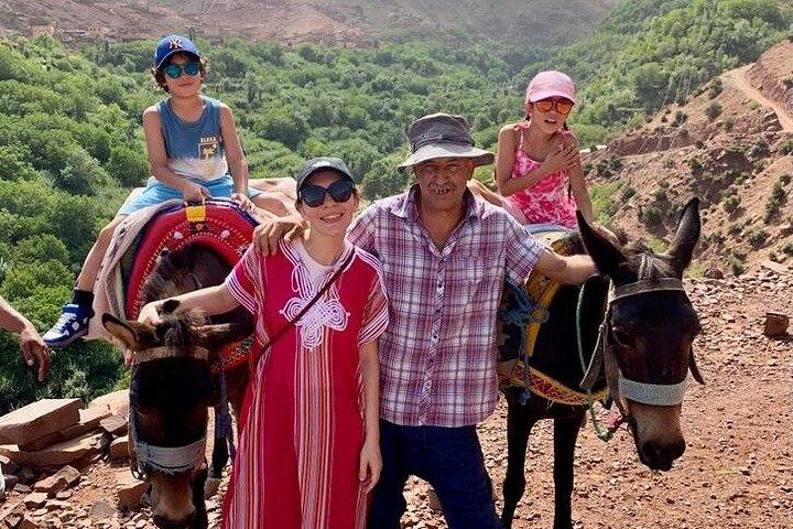 マラケシュからハイアトラスのユニークなベルベル人の村への日帰り旅行