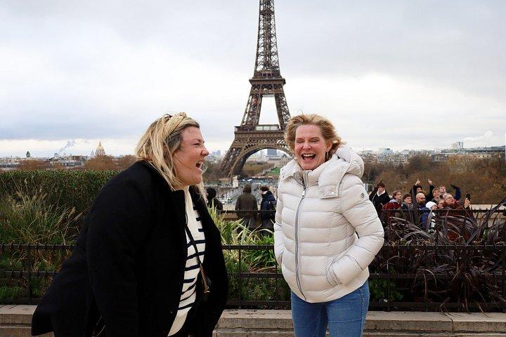 Paris by Van : Eiffel Tower Photo & Make Your Own Perfume Workshop（パリ・バイ・ヴァン：エッフェル塔フォト＆メイク・ア・オリジナル・パフューム・ワークショップ）