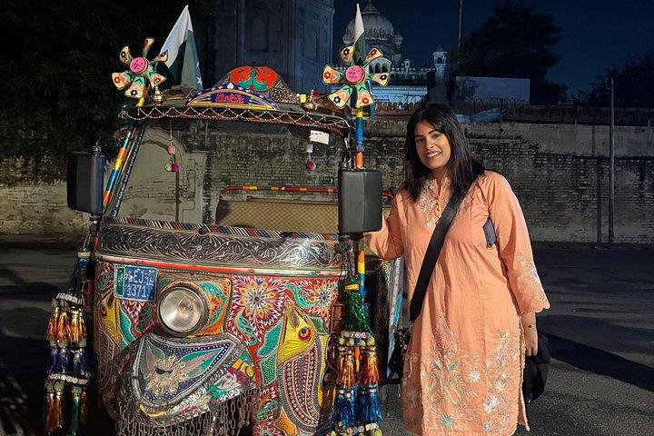 ランジェラ・リキショーによるプライベート・ラホール城壁都市遺産ツアー