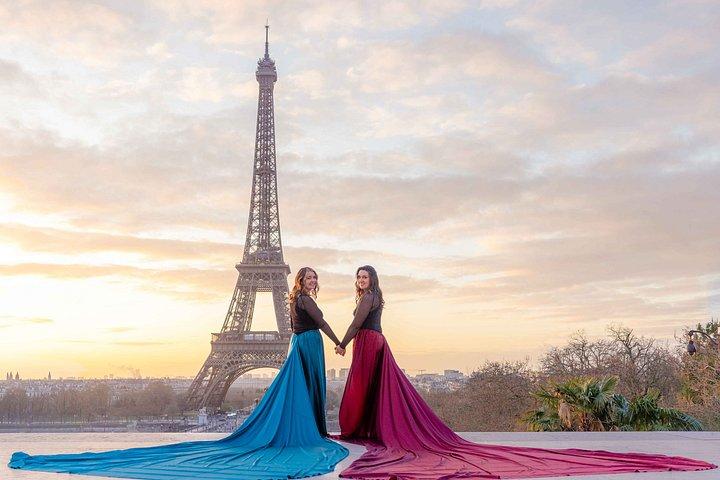 エッフェル塔でのプライベートガイド付きプロによる写真撮影
