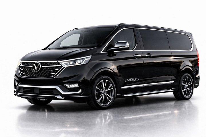 Premium Private Arrival Barcelona Airport to City