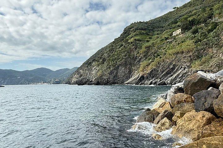 Cinque Terre Private Guided Day Tour by Car