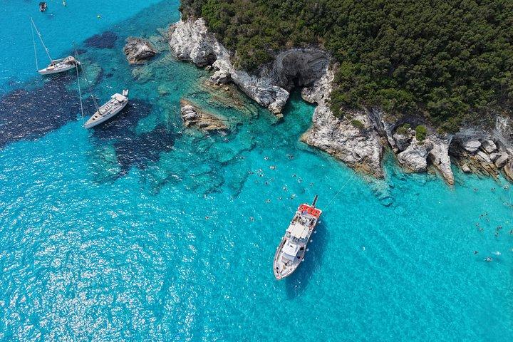 Sul de Corfu: Cruzeiro Paxos e Antipaxos com 2 Paradas para Nadar