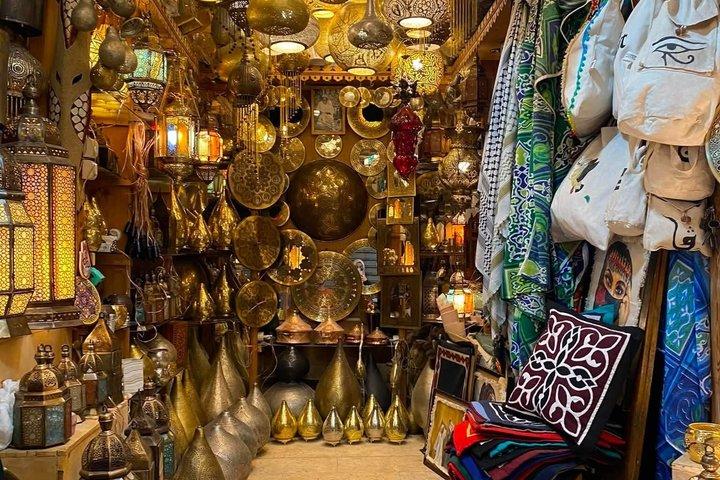 Cairo at night tour with Egyptian traditional Dinner