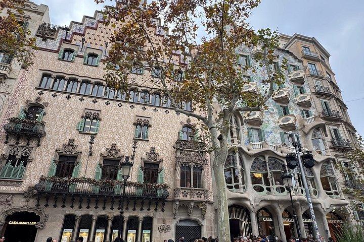Modernism Detectives Treasure Hunt with Ceramic Workshop