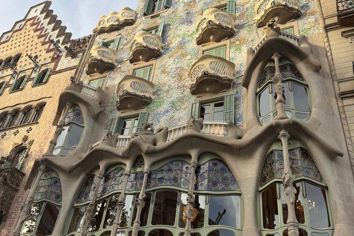 Modernism Detectives Treasure Hunt with Ceramic Workshop