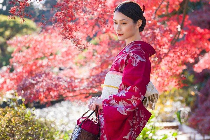 Tokyo: Kimono Rental inside Shinjuku Gyoen National Garden