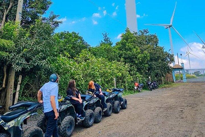 パカヤ火山探検ATVツアー