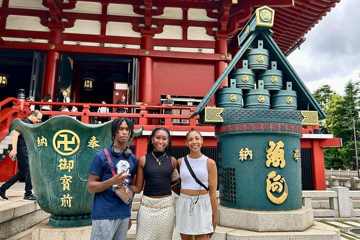 東京 : 浅草散策ツアー 隅田川から浅草寺へ