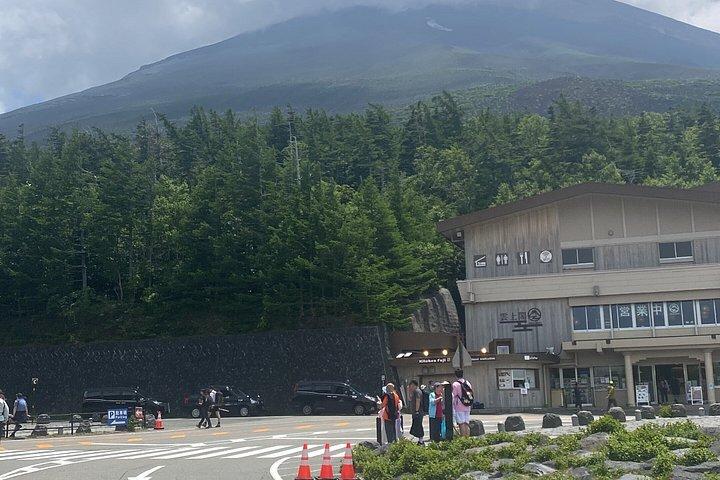 東京から富士山と箱根を巡るプライベート日帰りツアー（10時間）