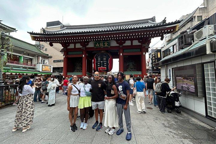 東京 : 浅草散策ツアー 隅田川から浅草寺へ