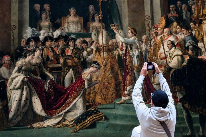 Louvre Museum Small-Group Guided Tour with Masterpieces & Access