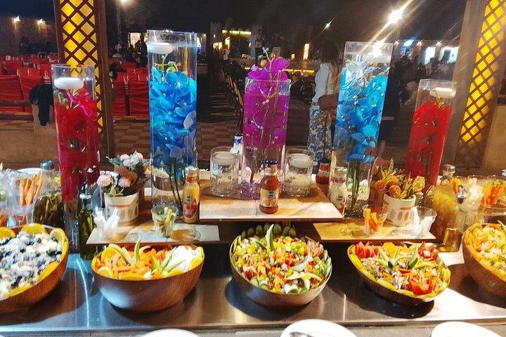 VIPプレミアムドバイデザートサファリ（ラクダ乗り付き）とライブショー