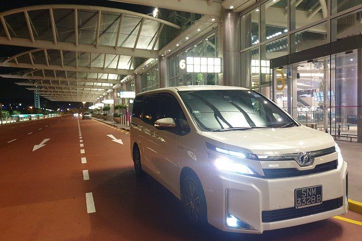 シンガポールチャンギ空港プライベートMPV運転手送迎SVライド