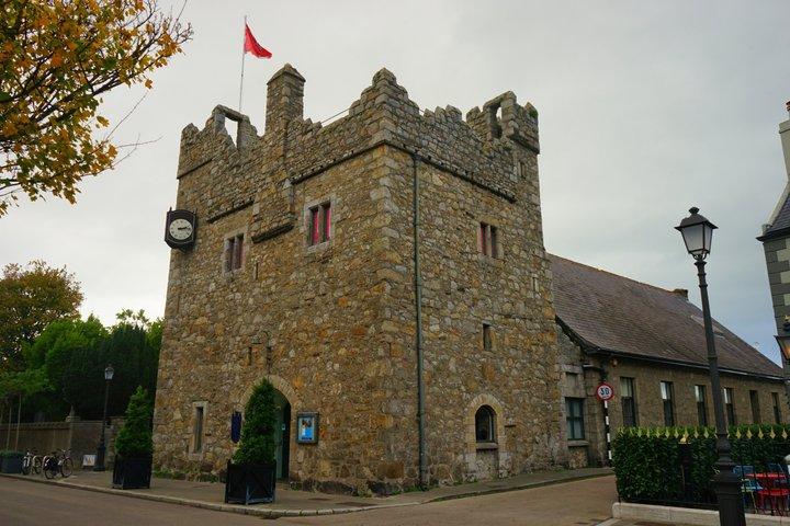 Tour por la costa de Dublín Dalkey Castle Village y paseo panorámico