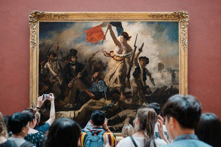 Louvre Museum Must-Sees Small-Group French Guided Tour & Access