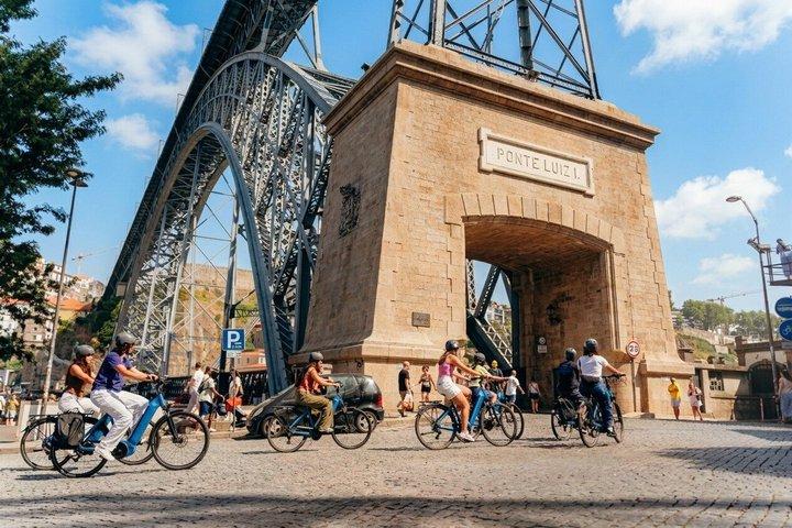 Experiência de 3 horas de Old Town Riverside Bike Tour em Porto