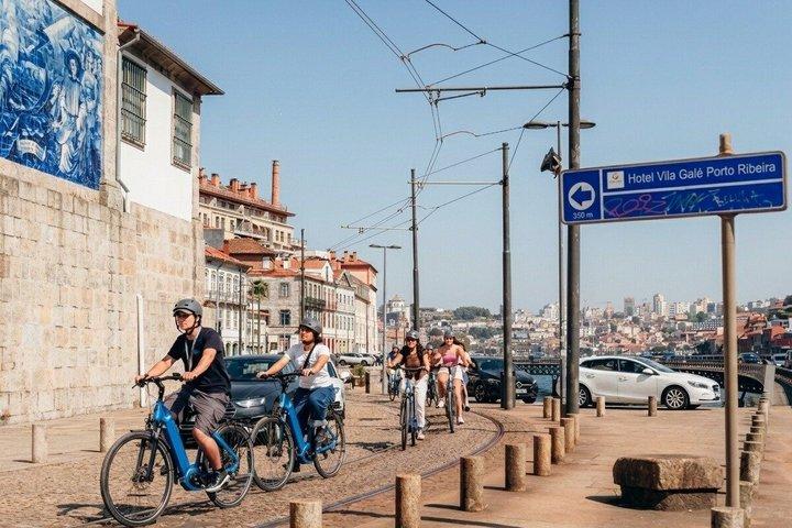 Experiência de 3 horas de Old Town Riverside Bike Tour em Porto