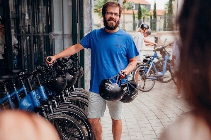 ポルトで旧市街リバーサイドバイクツアー3時間ガイド付き体験