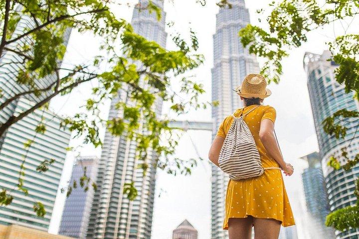 クアラルンプールのペトロナスツインタワーとKLCCパーク撮影