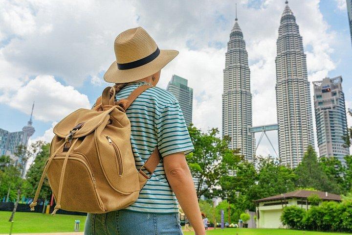クアラルンプールのペトロナスツインタワーとKLCCパーク撮影